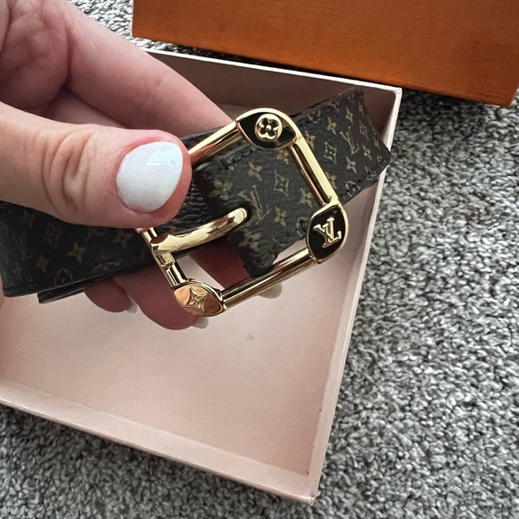 Louis Vuitton belt - Picture 1 of 8